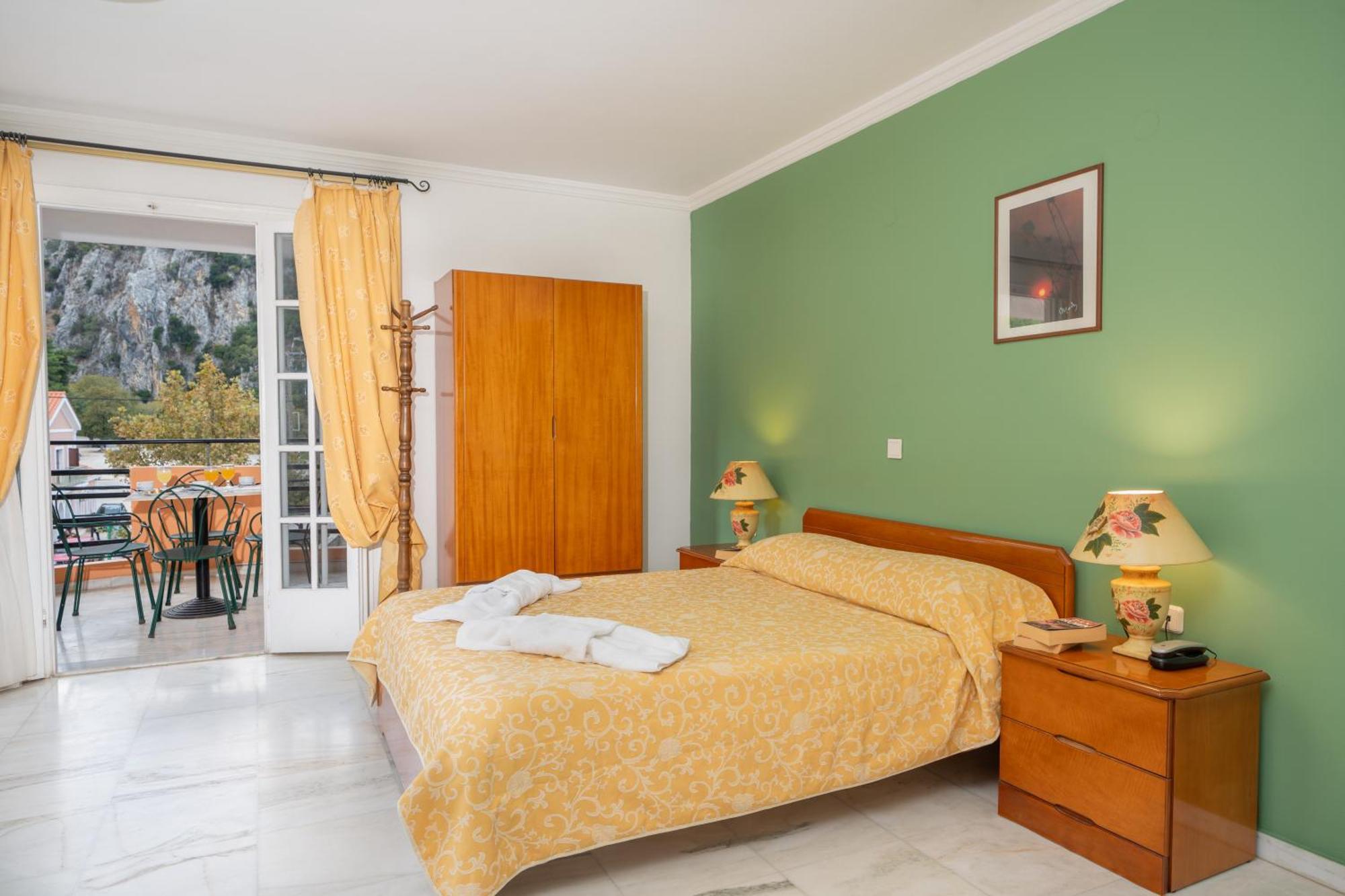 Odysseus Palace Poros  Ngoại thất bức ảnh