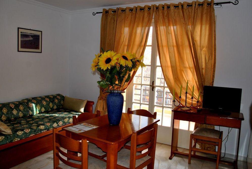 Odysseus Palace Poros  Ngoại thất bức ảnh