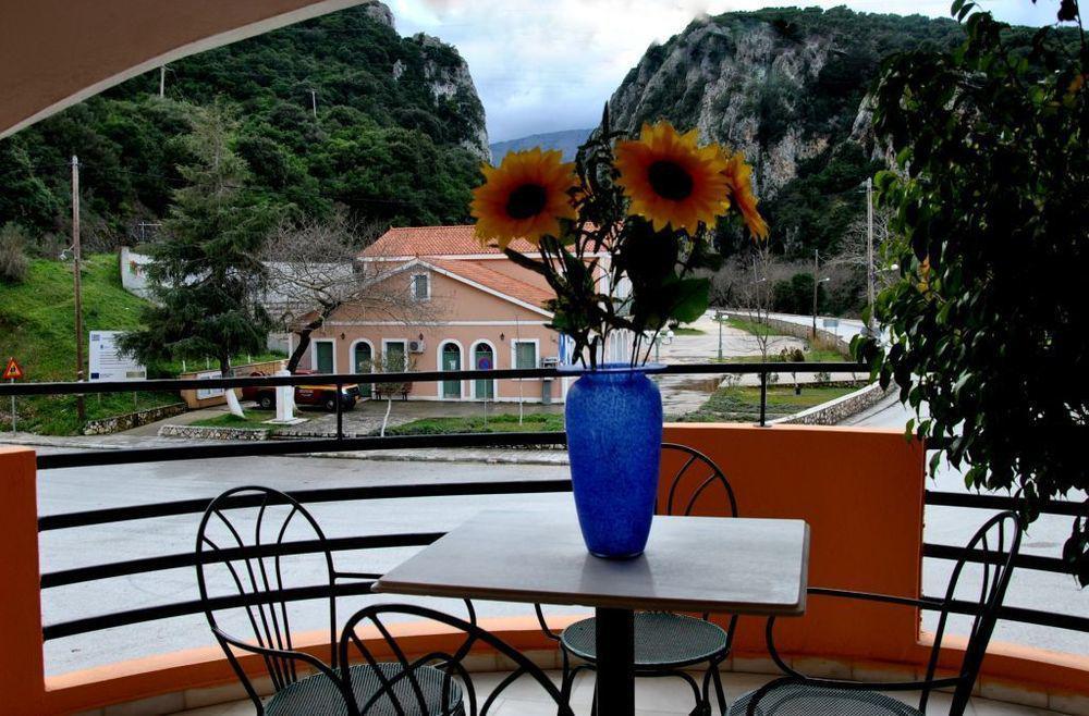 Odysseus Palace Poros  Ngoại thất bức ảnh